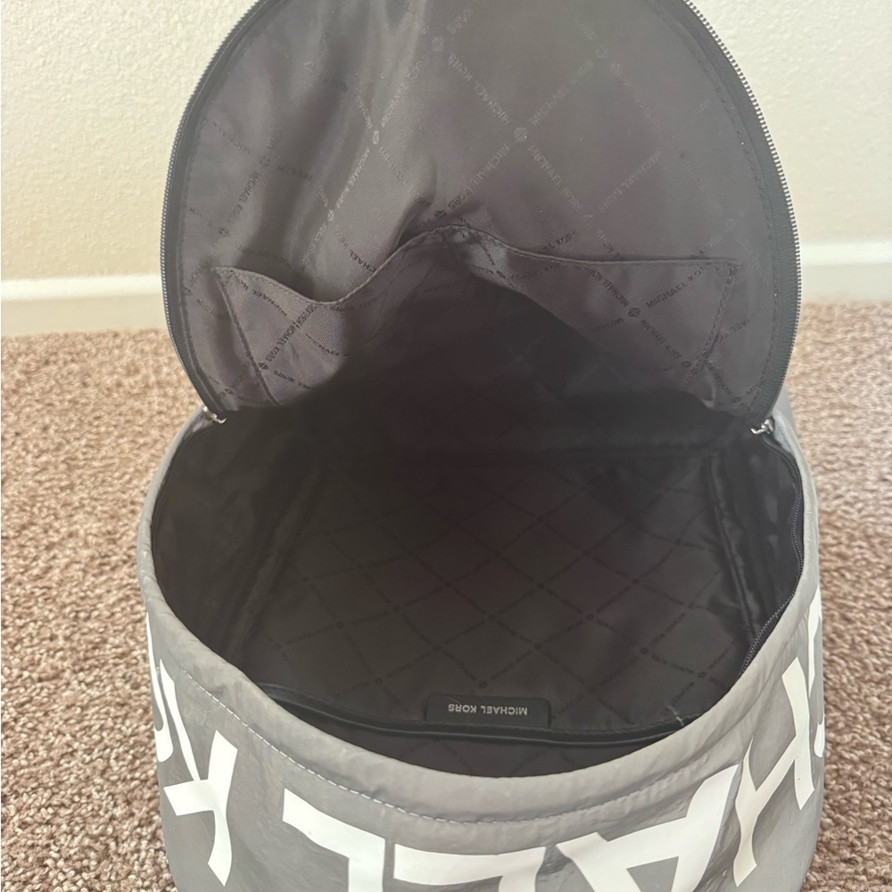 MICHAEL KORS REFLECTIVE GRAY/SILVER NYLON BACKPACK (EPJ032667) - Picture 12 of 13